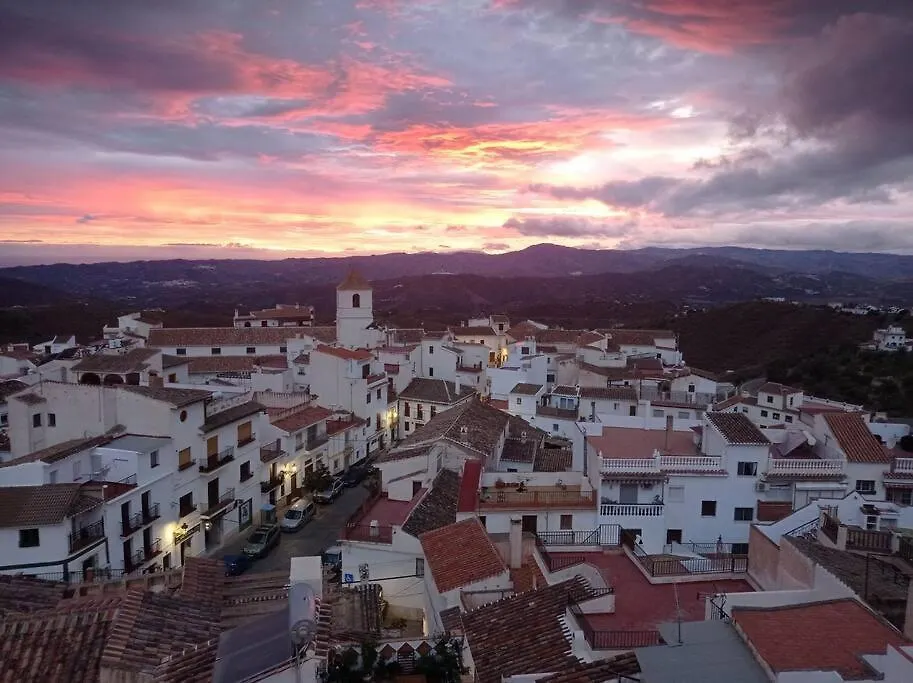 Casa Canillas - For Solo Travelers Or Small Groups Of 4 To 6 People Canillas de Aceituno Spain